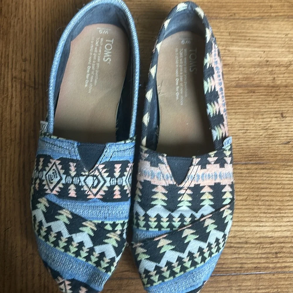 Tom’s size 9 | Aztec design